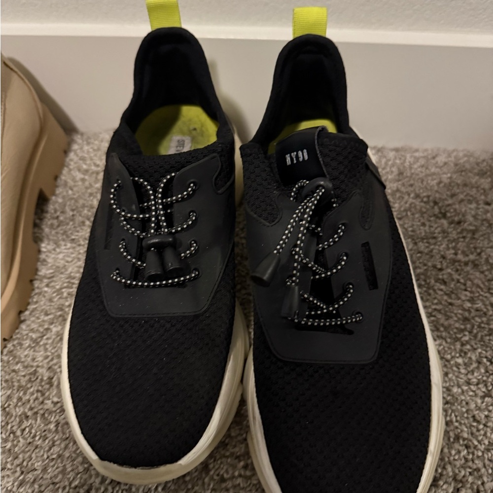 Women's Black Athletic Shoes